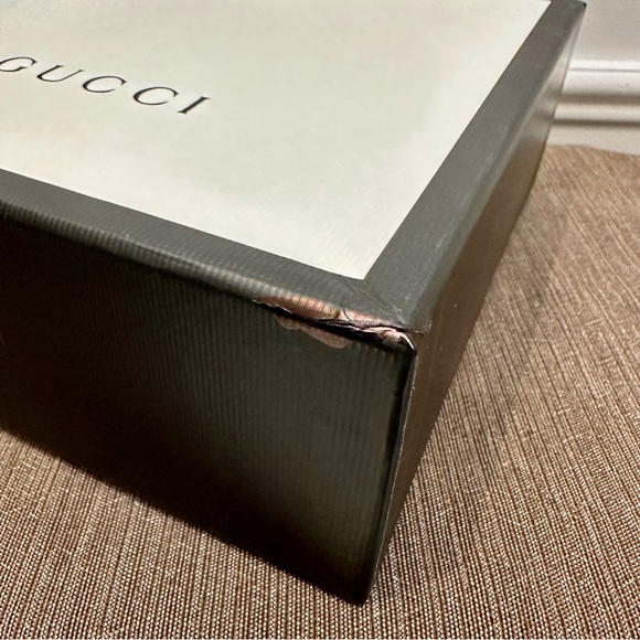 Authentic GUCCI gift box with gift bag and small Gucci envelope - Picture 12 of 13